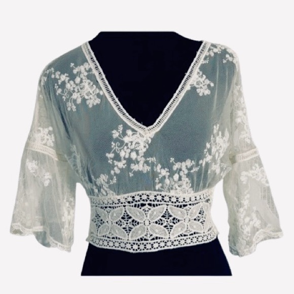 NWT REBELLION SMALL LACE CROP BELL SLEEVES CREAM IVORY V NECK FLORAL BOH… - Picture 1 of 12
